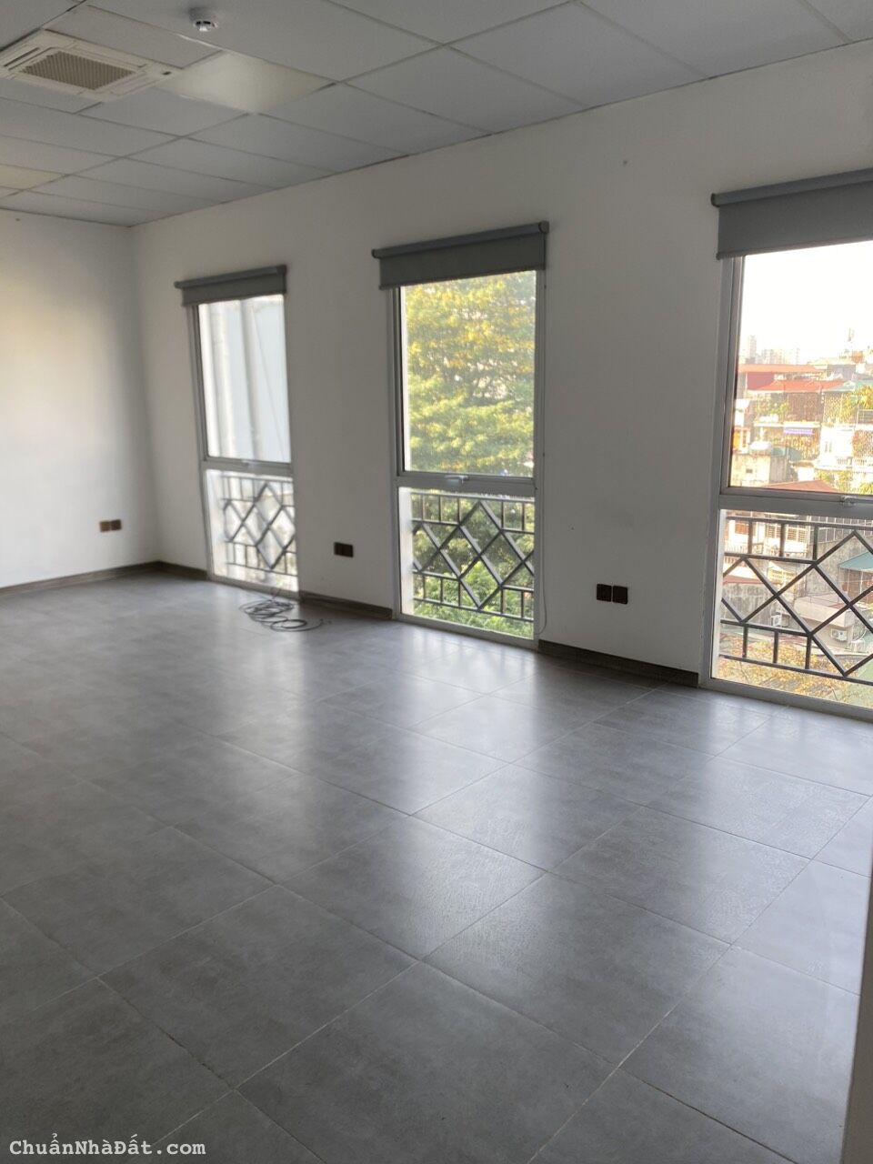 Cho thuê văn phòng cao cấp dt 70m2 tại Giang Văn Minh, Ba Đình, giá chỉ 20,5tr