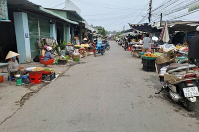 Kẹt lãi ngân hàng tôi cần bán gấp lô đất 240m2 sổ riêng thổ cư sát KCN .