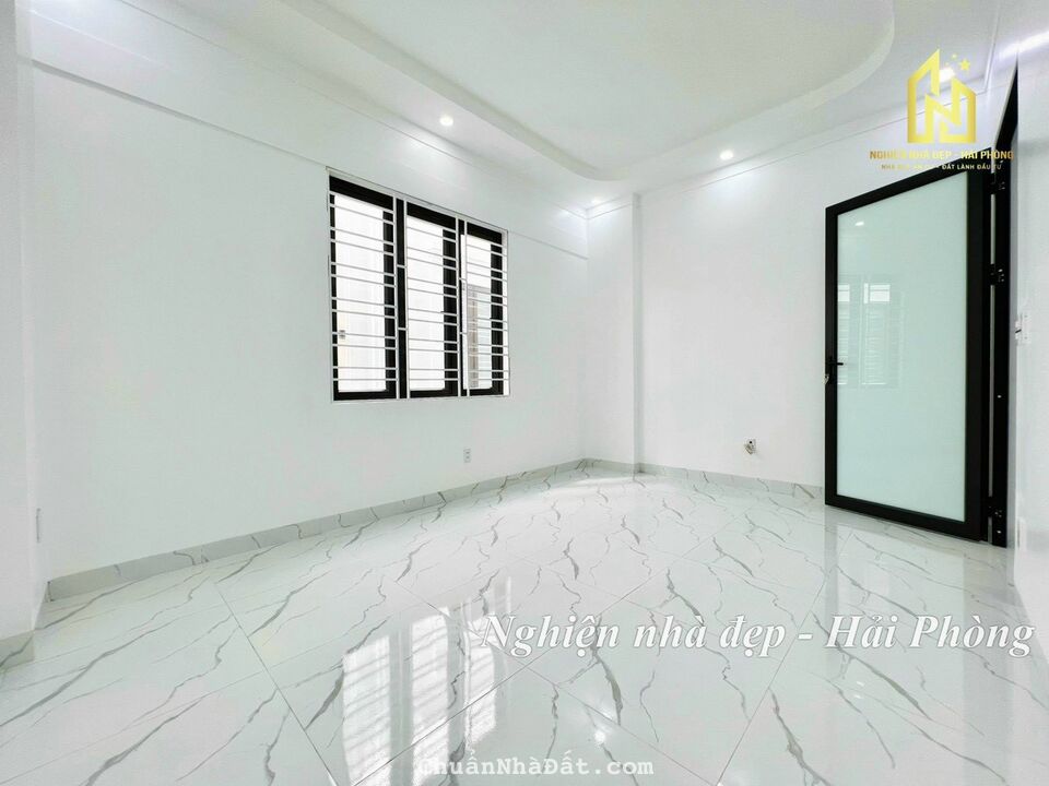 Nhà độc lập, đng trải nhựa tại ngo 152 hồ sen, Lê Chân, Hải Phòng