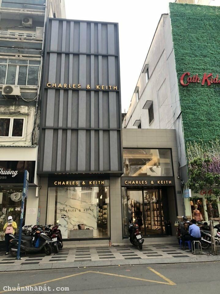 Cần bán gấp nhà ngay Phan Sào Nam - Ca Văn Thỉnh khu chợ vải, CN 111m2 - 5 tầng giá chỉ 16.5 tỷ TL