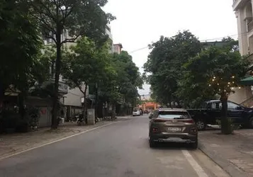 Bán nhanh nhà ngõ oto tránh Xuân La Tây Hồ, S: 103m2, 4 T, MT: 5m. Giá 15.5 tỷ