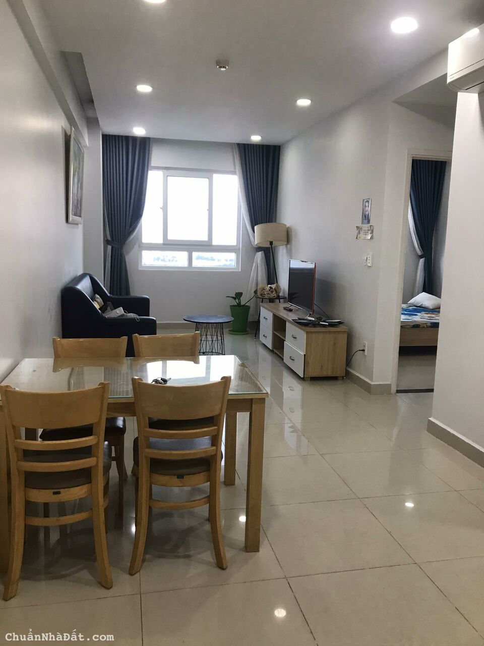 Cần cho thuê gấp căn hộ 203 Nguyễn Trãi  Quận 1, DT : 50m2,  1PN, có Đủ Nội Thất, Giá : 9 tr/th