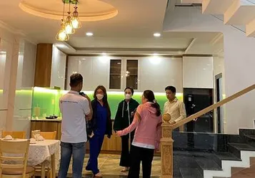 Nhà hoàn thiện mới 100%, 2 mặt tiền đường, khu Compound ven sông, nhận nhà ở ngay