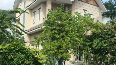 Cần bán biệt thự rộng 636m2, view hồ , giáp sông