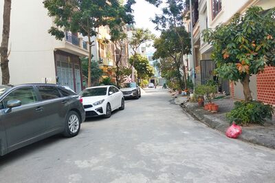 Bán nhà Phân lô Lạc Trung Hai Bà Trưng Ngõ rộng View thoáng Nội thất đẹp, Kinh doanh, Văn phòng 