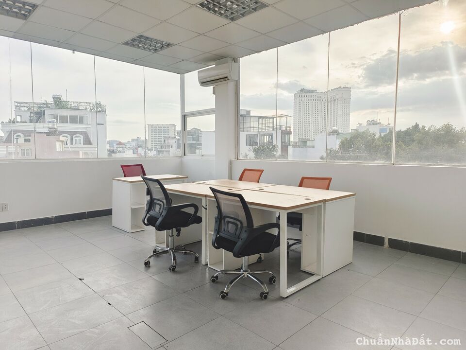 Cho thuê văn phòng view full kính 70m2 đường Trần Quang Khải, Quận 1
