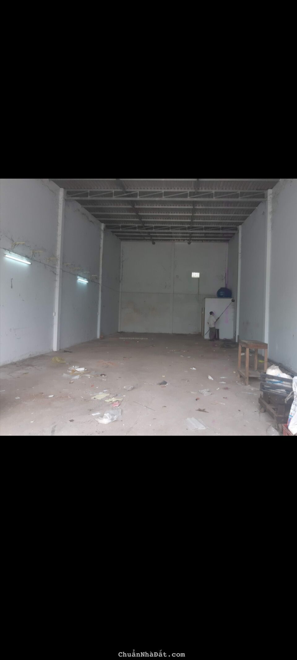 Kho,xưởng 10x20m như hình, đ lê trọng tấn