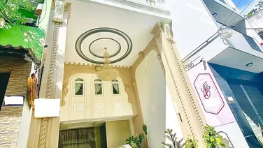 Bán nhà toà thương mại 8 tầng đường Hoa Sữa, Phú Nhuận, 214m2, 30 phòng chỉ 57 tỷ