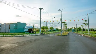 Đầu Tư Thua Lỗ Chứng Khoán Bán Gấp Lô Đất 110m2, Mặt Tiền Chợ + Đường Rộng 37,8m - Giá 1,150 Tỷ