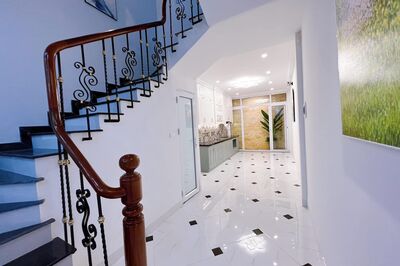 NHÀ MỚI ĐẸP 5 TẦNG Ỷ LA, Ô TÔ ĐỖ CỬA, KINH DOANH DT 50M GIÁ NHỈNH 4 TỶ.