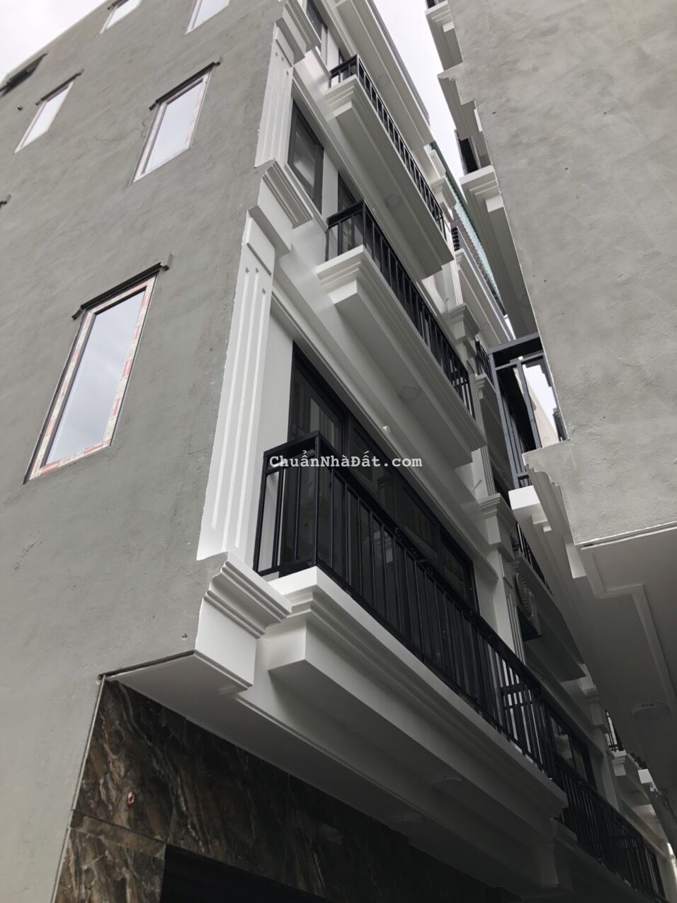 Chính chủ cần bán nhà phân lô ngõ 343 Phố Đội Cấn dt 35m² x 5 t mt 4,7 m giá 5 tỷ 