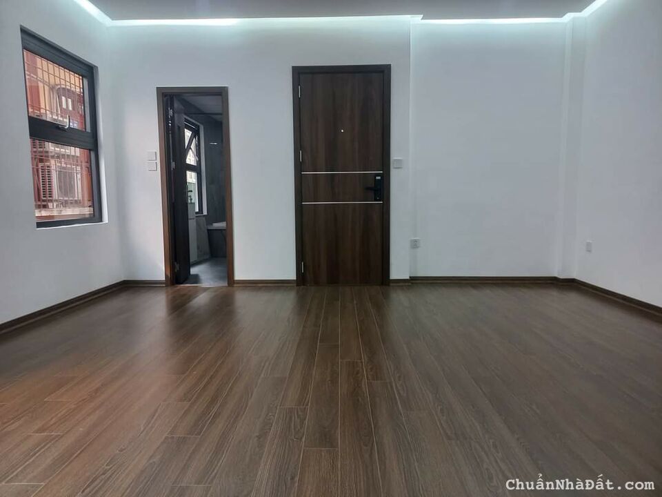 Bán nhà ngõ kinh doanh phố Hào Nam dt 39 m2 x 6 t lô góc thang máy 10,9 tỷ