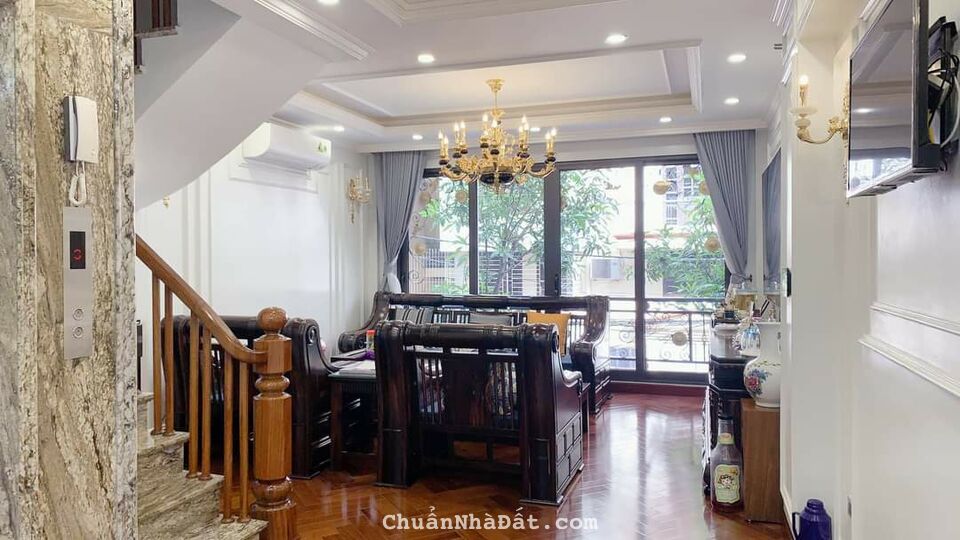 Bán gấp nhà mặt phố khu Ngoại Giao Đoàn cạnh CV Hòa Bình 125m2 ,mt 8,5 m 5 t giá 30 tỷ hơn