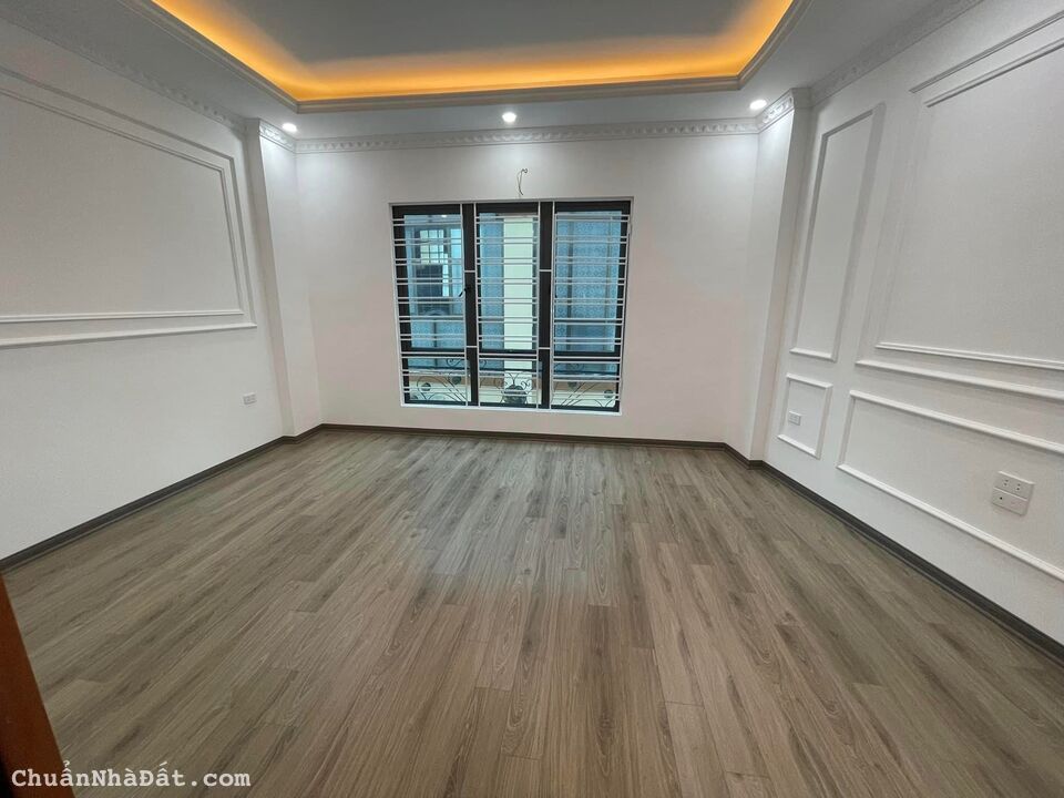 Chính chủ cần bán nhà phân lô Quân Đội dt 42 m2 xây 5 t mới 3 mặt thoáng giá 5 tỷ 