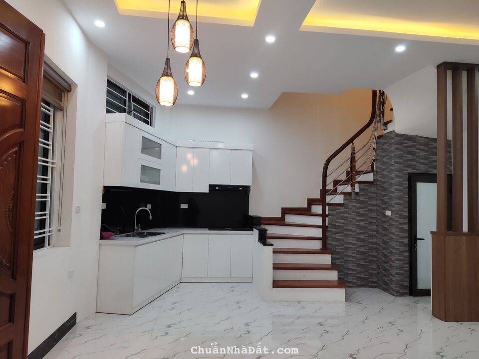 Bán nhà ngõ Văn Chương 2,Đống Đa dt 45 m2 x 5 t 4 phòng ngủ khép kín bán 5 tỷ 