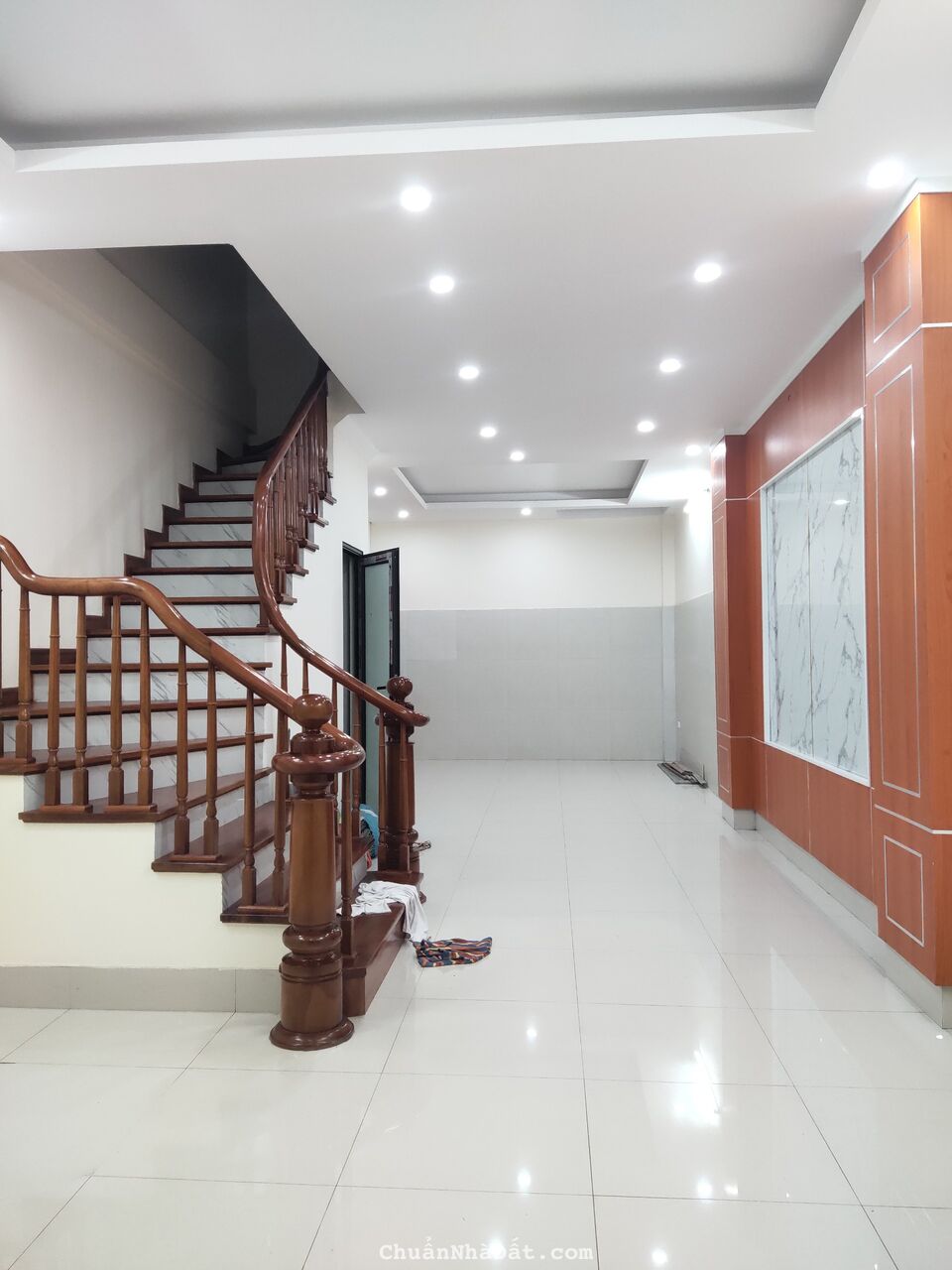 Gia đình cần bán ngõ 61 Phùng Chí Kiên dt 45 m2 x 4 t ô tô vào tận cửa giá 5,5 tỷ