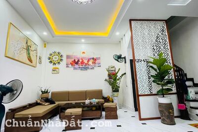  Chính chủ cần bán nhà ngõ 1194 Chùa Láng dt 38 m2 x 4 t mt 5 m giá 6,5 tỷ