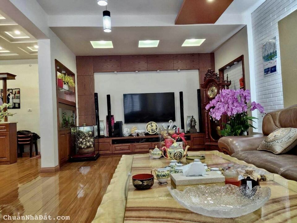 Bán nhà biệt thự PL, Gara ô tô, nguyên căn phố Tôn Đức Thắng dt 106m x 5t mt 8.1m giá 24 tỷ 