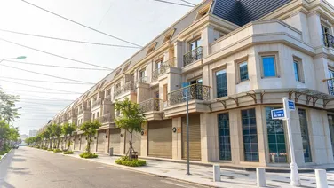 Bán nhà phố trung tâm Đà Nẵng - ven sông Hàn - Hoàn thiện cao cấp - đã có sổ