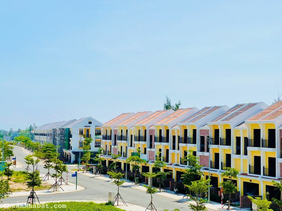 "Đắt đỏ với vị trí đắc địa - Lô đất góc 2 mặt tiền tại khu đô thị Nam Hội An City!" 🏡💰📍