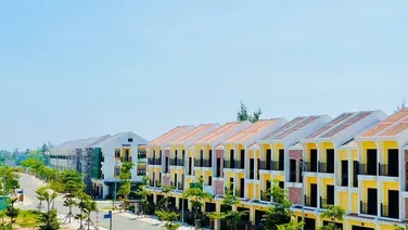 "Đắt đỏ với vị trí đắc địa - Lô đất góc 2 mặt tiền tại khu đô thị Nam Hội An City!" 🏡💰📍