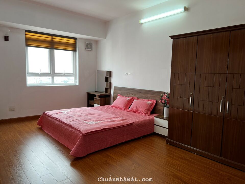 Bán căn hộ chung cư D5A Trần Thái Tông – Cầu Giấy 109m2 3PN 2WC căn góc nhà mới đẹp đủ đồ giá rẻ