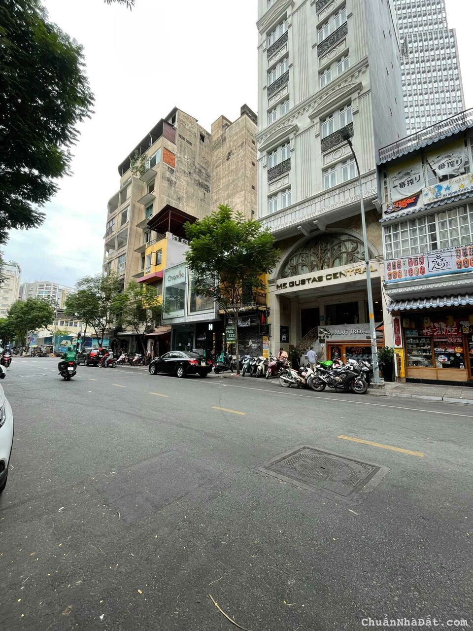 Bán building 8 tầng, căn góc Nguyễn Hiền và ĐS2, Cư Xá Đô Thành, Quận 3. 