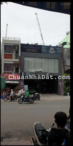 Cho Thuê nhà Mặt Tiền đường Huỳnh Thúc Kháng, Phường BN, Quận 1, DT: 10x10m, DTSD: 100 m2. Giá: 50 