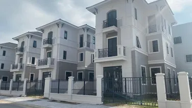 Cần bán biệt thự vườn hướng nam gần sông tự nhiên giá rẻ
