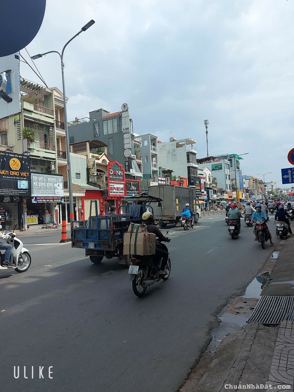 Bán CHDV HXH gần Ngã Tư Phú Nhuận-MT 9.6m-Mới xây-125m2-giá sốc