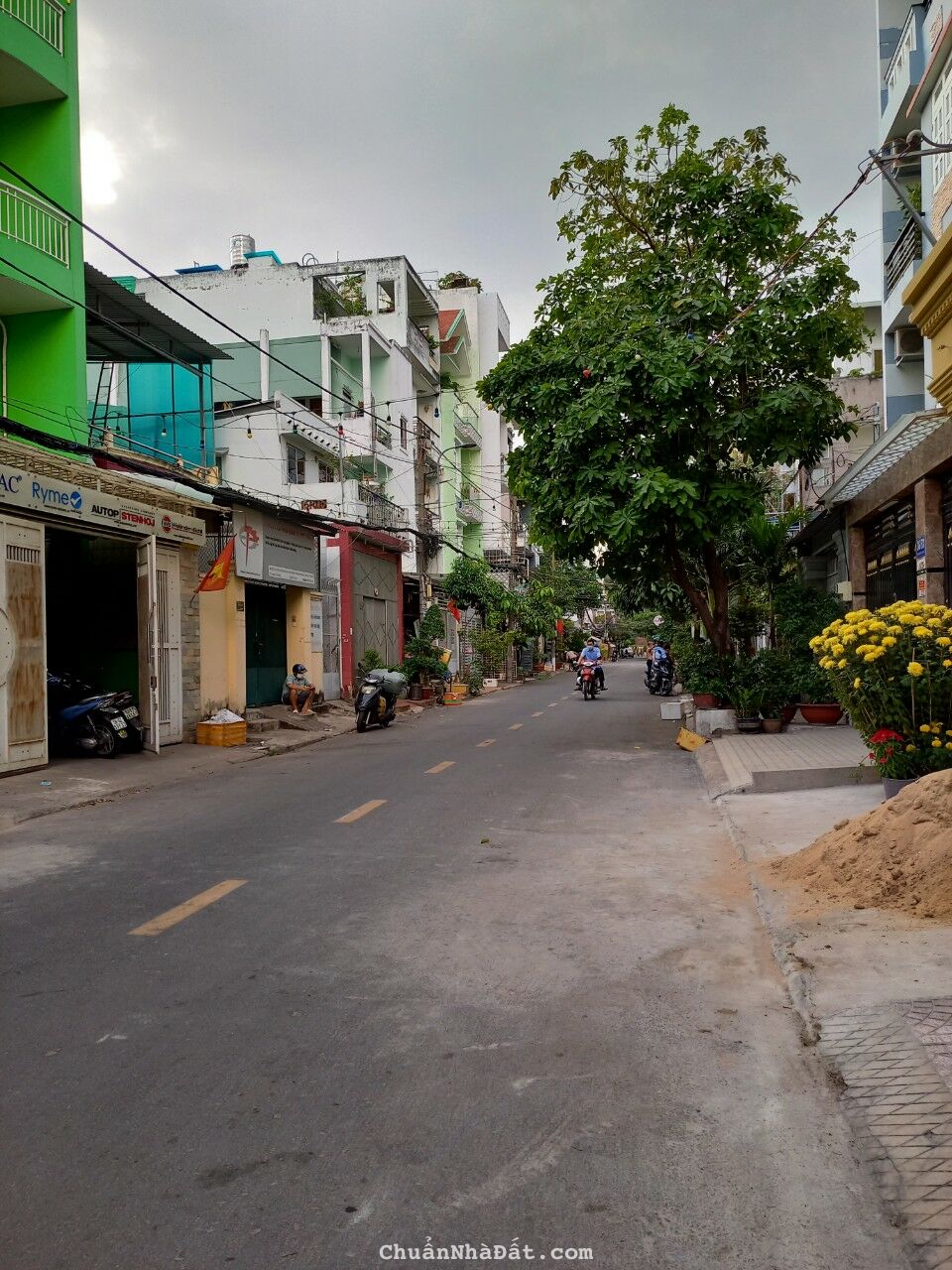 Chủ gửi bán lô đất hẻm 6m hxh Lê Đức Thọ, P15 Gò Vấp,Dt: 5x27m, Dtcn:130m giá 88 triệu/m TL