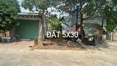 Tôi chủ bán gấp 450m2 đất thổ cư 100% sổ hồng, giá 1,350 tỷ/sổ đường 16m, gần chợ, tiện buôn bán KD