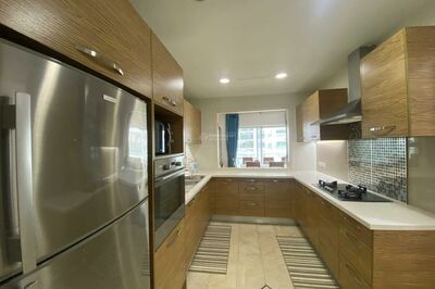Cho thuê căn hộ chung cư Golden Westlake Thụy Khuê, 192m2 3PN full nội thất, view thoáng hướng hồ