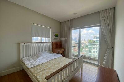 Cho thuê căn hộ chung cư Golden Westlake Thụy Khuê, 192m2 3PN full nội thất, view thoáng hướng hồ