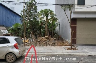 Bán đất kinh doanh băng 2 mặt đường Nguyễn Tất Thành, Hán Lữ, Khai Quang, Vĩnh Yên. Lh: 0986934038