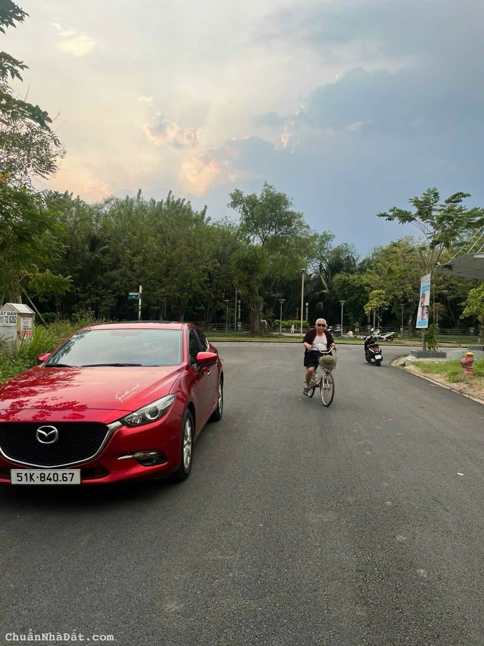 Đất mặt đường số 14 m, Quận 7. 90 m2 thổ cư, giá rẻ nhất khu chỉ 8,1 tỷ.