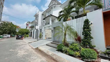 Bt đường 12 m làng đại học ABC PK , 10*25 đại hạ giá 24 tỷ.