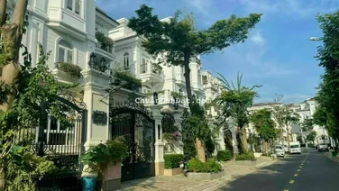 Biệt thự xịn trong khu VIP Cityland Quận 7. Hầm+ 4 tầng. Giảm 7 tỷ bán nhanh..