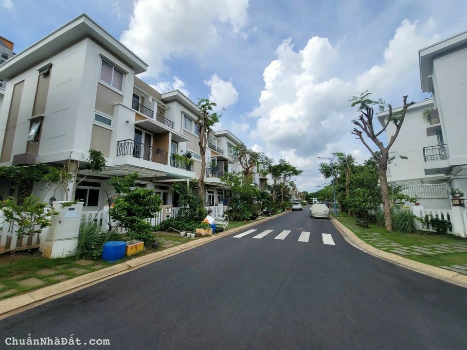 Nhà 3 tầng đường số 12m, khu Compound lịch sự, đẳng cấp.  DT 7m*15m.