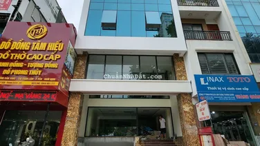 Tòa nhà mặt phố Hoàng Quốc Việt cực hot - Dt 110m2 - 8 tầng thang máy giá chỉ 150tr/tháng