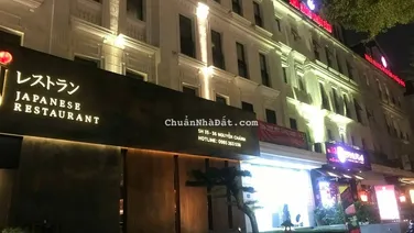 Cho thuê MBKD Nhà Hàng mặt phố Nguyễn Chánh 110m2, 5 tầng, thang máy, thông sàn 95 triệu/tháng