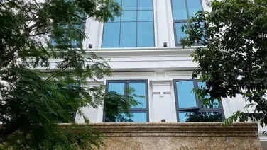 Cho thuê nhà mặt phố Quan Hoa, Cầu Giấy 195m2 x 8 tầng 1 hầm, mặt tiền 10m PCCC đầy đủ 300tr/tháng