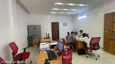 Cho thuê nhà mặt phố Trung Hoà, Cầu Giấy làm Ngân Hàng, VP, 150m2, 4 tầng, mặt 5m 95 triệu/tháng