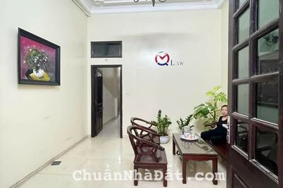 Cho thuê nhà riêng ngõ 31 phố Trần Quốc Hoàn, Cầu Giấy, lô góc 70m2, 4.5 tầng, 24 triệu/tháng