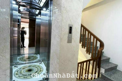 Cho thuê nhà riêng nguyên căn mặt phố Quan Hoa, Cầu Giấy 125m2, 5 tầng thông sàn giá 50 triệu