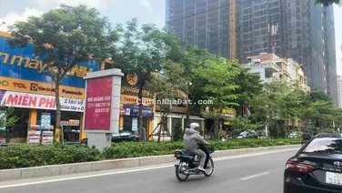 Bán đất mặt phố Lạc Long Quân 395m2 MT 11m vị trí đẹp, view Hồ Tây, gần TTTM Lotte Tây Hồ