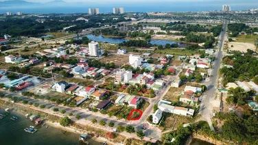 Tái định cư K8 Cam Lâm lô góc mặt tiền Đầm Thủy Triều đường D2 giá 17 tỷ. Gọi ngay 0969876162