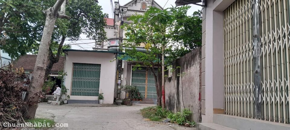 Ba lô đất trục chính, đường chạy vòng quanh, khu dân cư giàu có, giá quá rẻ