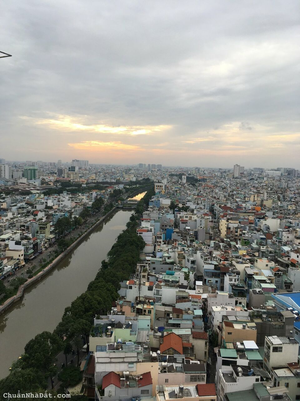 Chính chủ bán chung cư Screc Tower Quận 3 đường trường sa 1pn Sổ hồng rồi 