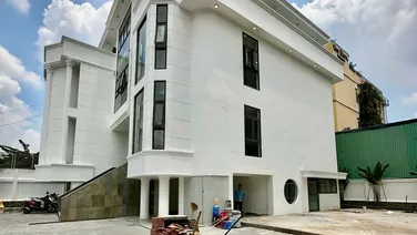 Cho thuê tòa nhà 9 Đặng Hữu Phổ, Thảo Điền Q2. DT 30x35m hơn 1000m2, hầm 3 tầng. Giá 250 tr/th
